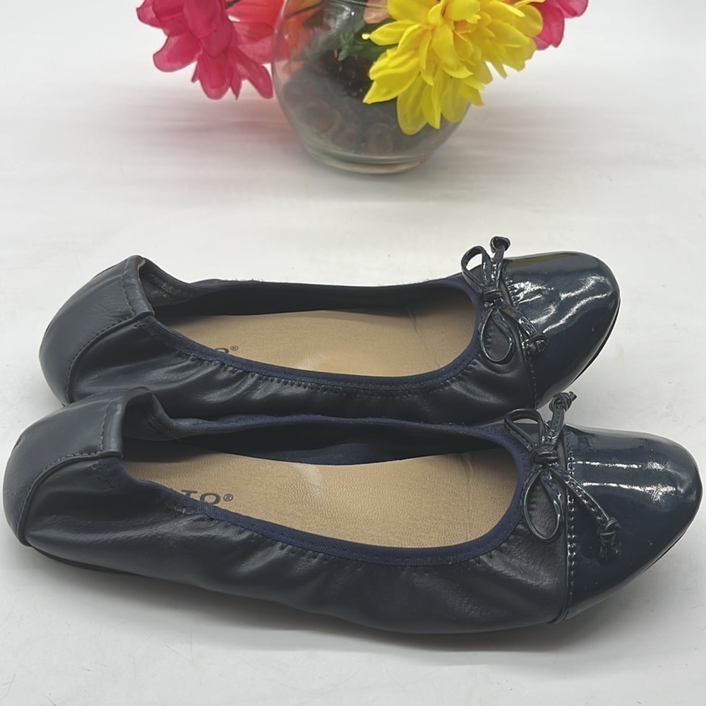 Rialto Cap Toe Leather Ballet Flats Sz 6. BFL1864A